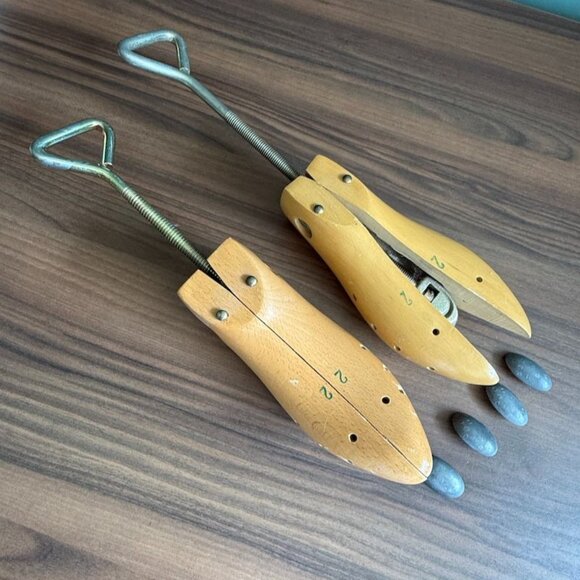 Vintage Womens Two Way Wooden Shoe Stretchers With Metal Handle & Expanders - Picture 1 of 9